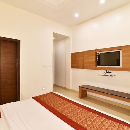 Hotel B-Comfort 암리차르 외부 사진